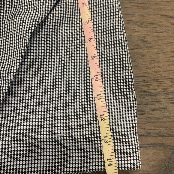 FOREVER 21 Black & White Houndstooth Pattern - Picture 7 of 9
